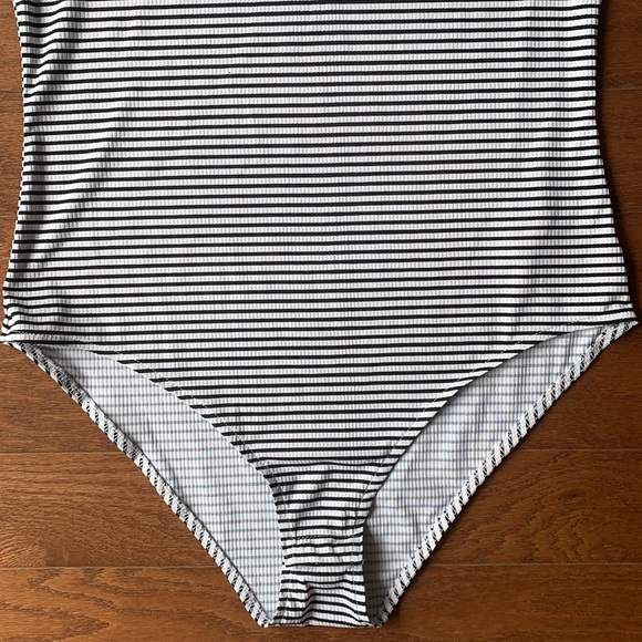 H&M | Black & White Striped Mock Neck Bodysuit M - Picture 3 of 10